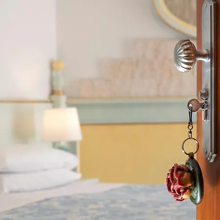 Milton Boutique - Adults Only 4* לידו די ג'סולו