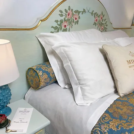 Milton Boutique - Adults Only מלון 4*