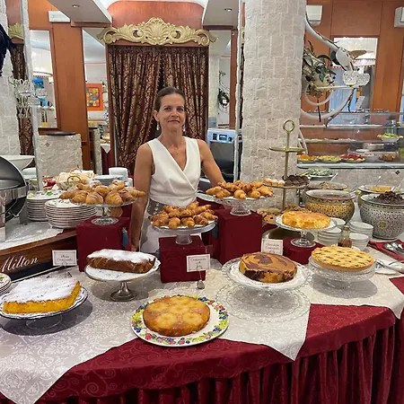 Milton Boutique - Adults Only מלון 4*